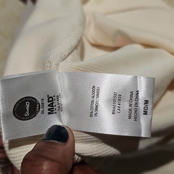 Hello Kitty Cream Apparel Ladies Size Medium Extra Long For Tall Ladies. - Picture 6 of 7